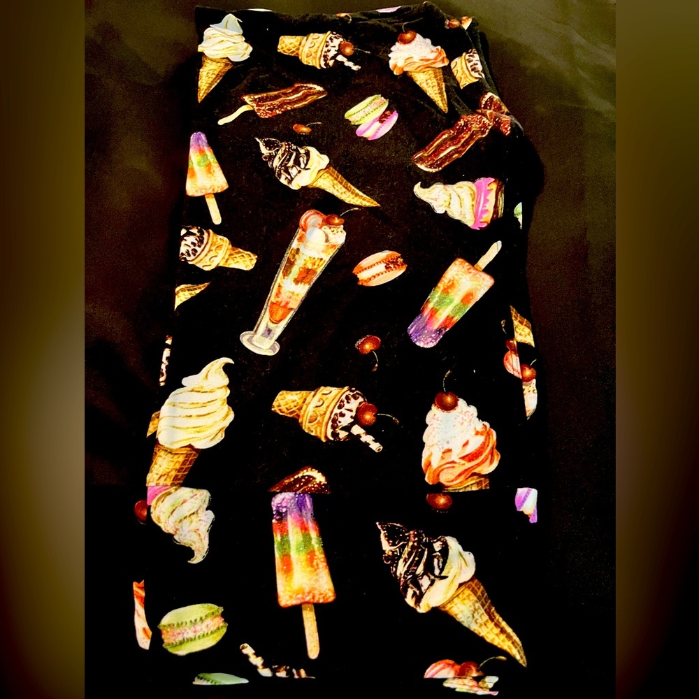 LuLaRoe leggings size TC- never worn